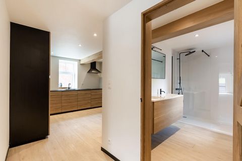 Dit aangename vakantiehuis op de grens van Vlaanderen en Wallonië is voorzien van een omheinde privétuin. Het is een uitstekende keuze voor rustgevende vakanties met familie of vrienden. De accommodatie ligt in Mont de l'Enclus, in een regio waar je ...