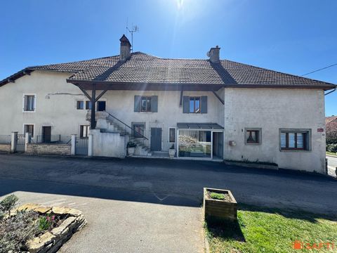 Ferme rénovée avec T6 - jardin - parking - espace