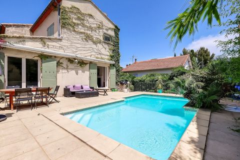 Maison familiale avec piscine - NIMES (30)