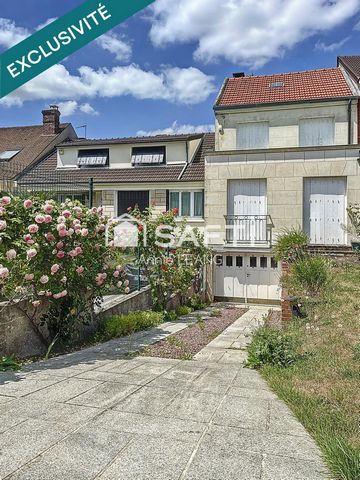 Maison familiale avec double séjour cheminée, 3 chambres, combles aménageables et grand jardin dans un quartier résidentiel de Rosny-sous-Bois.