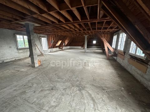 PLATEAU BRUT À AMÉNAGER EN UN, DEUX OU TROIS APPARTEMENT - CARHAIX PLOUGUER (29)