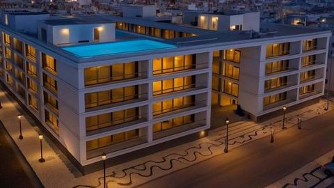Appartement de 2 chambres d'une superficie de 135 m² avec piscine privée, terrasse et vue imprenable, Situé dans la charmante ville d'Olhão, cet appartement moderne et luxueux est la maison de vos rêves ! Profitez d'une vue imprenable sur la mer et l...