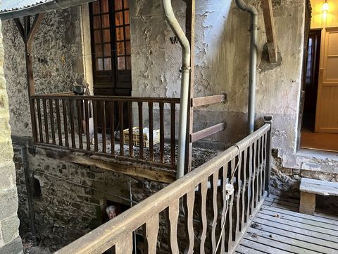 immeuble en Pierres 300M2 à rénover Beaulieu-sur-Dordogne