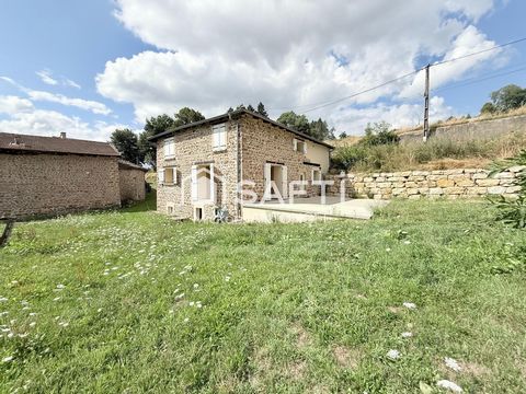Maison en pierre rénovée sur les hauteurs de Cours