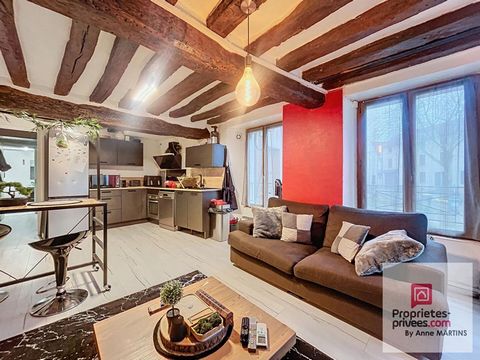 Anne Martins, Conseillère et expert immobilier pour le réseau Propriétés Privées vous présente cet appartement atypique et charmant situé dans le cadre paisible et authentique du centre village de Saulx-les-Chartreux. Amoureux de la pierre, venez res...