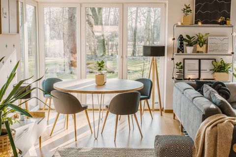 EN EXCLUSIVITE - ISSY LES MOULINEAUX - APPARTEMENT T5 de 80m² IDEALEMENT située dans un quartier résidentiel recherché, cet appartement de 5 pièces, LUMINEUX, double vitrage, très faibles charges, offre un cadre de vie idéal pour une famille en quête...