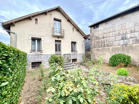 Maison individuelle avec jardin attenant