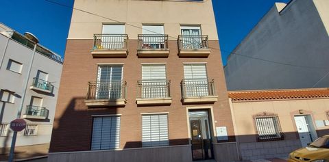Welcome to this charming property located in the privileged area of Roquetas de Mar, offering comfort, functionality and an unbeatable location. This bright apartment, with an area of 80.77 square meters, has an intelligent layout that makes the most...