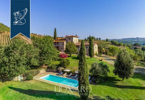 This prestigious farmstead with approximately 27 hectares of grounds for sale is in the heart of Siena's extraordinary Chianti Classico area. Dominating this enchanting typically Tuscan setting, this wonderful ancient farm stands out with its 14...