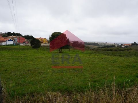 Land of 10.960sq.M in the village of Usseira, Óbidos. Well located, with an unobstructed view and inserted in a buildable area. It is located 10 minutes from Óbidos and its Medieval Castle. Good access to the A8 and A15. 50 minutes from Lisbon. *The ...