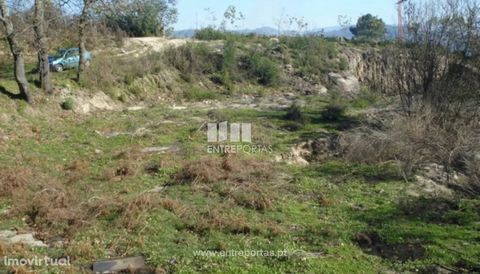 Land for sale with an area of 5 100 m2, possibility of construction, well and good sun exposure. Situated in a quiet and pleasant place. Cricket, Baião. Ref.:MC04106 FEATURES: Land Area: 5 100 m2 Area: 5 100 m2 Useful Area: 5 100 m2 Energy Efficiency...