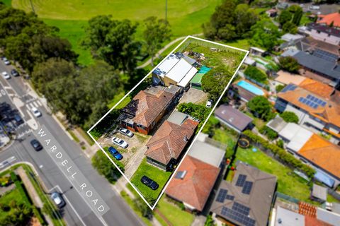 An exceptional opportunity awaits those looking to develop a DA-approved boarding house. This site comprises three two storey boarding homes with a total of twenty-eight rooms, as well as car parking and landscaping, this prime 1,800sqm site is set r...