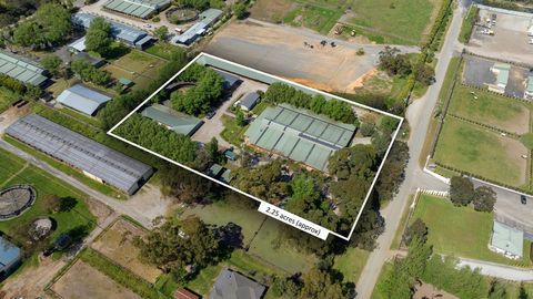 A purpose-built specialised training facility for racehorses on 2.25 acres (approx), ‘Carisbrook Lodge’ is a top-tier facility for conditioning champion thoroughbreds, situated just a short walk along a tranquil track to the Cranbourne Race Course. C...