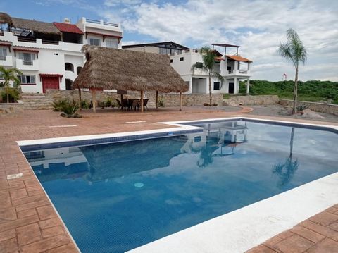 Spend the best weekends in Tequesquitengo or get rental benefits. -Pool with 2 palapas and garden. -Very close to the turnoff to Tequesquitengo. -Inside the Albatross flight club. -Close to shops, gas stations and all amenities. -Beautiful view. Doub...