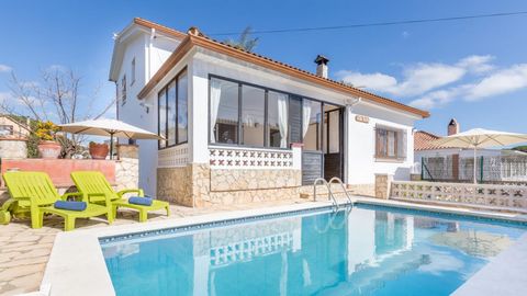 Villa Tensi is a simple house (150 m2 + 470 m2 plot) placed in a calm area of Blanoes, only 3 Km from the beach and 1.5 Km from the town center. In the northeast of the Iberian Peninsula, a most perfect mix of colors is what you find on the Costa Bra...