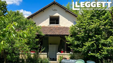 A30095GJP24 - À vendre à Eymet, cette charmante maison de 155m2 entièrement réaménagée avec parc de 4500m2. À quelques minutes des commerces, restaurants, cafés et services du village, cette maison est également située à 20 min de Bergerac et de son ...