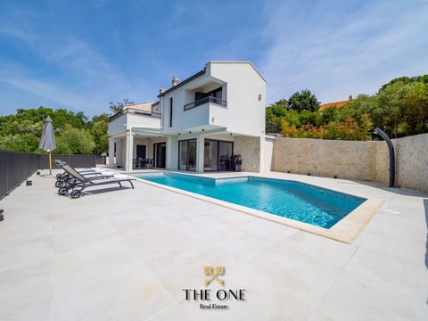 A beautifully decorated villa with a swimming pool only 500 m from a beautiful sandy beach is located near Vrbnik on the island of Krk. It is characterized by high-quality construction and is spread over two floors, which are connected to each other ...