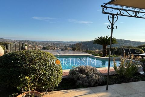 La-Colle-sur-Loup / Near village / Magnificent Property Located in a residential area, close to the village of Colle sur Loup and in a dominant position, this property will seduce you with its breathtaking panoramic view. It consists on the 1st floor...