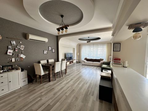 Appartement à vendre à Antalya, Şirinyalı Cet élégant appartement 3+1 offre des espaces de vie modernes dans un emplacement privilégié. Convient pour l’obtention d’un permis de séjour turc Caractéristiques du bâtiment : Système de caméra de sécurité ...