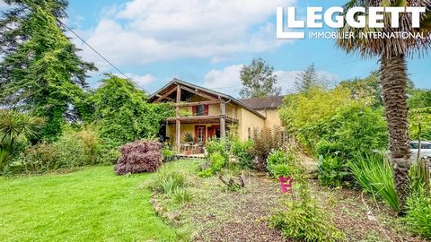 A31231JSN32 - Cette jolie maison est située dans un village tranquille, avec de belles vues sur la jolie campagne environnante. Avec des chambres situées au rez-de-chaussée et au premier étage, ainsi qu'une salle de bains à chaque étage, cette propri...