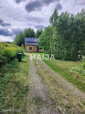 Ein flaches Einfamilienhausgrundstück mit ländlicher Idylle, auf dem drei Gebäude aus den 1930er Jahren, überwiegend mit Blockbohlen, abgerissen wurden. Auf dem Grundstück befindet sich ein kleines Einfamilienhaus, dessen Zustand nicht bekannt ist. D...