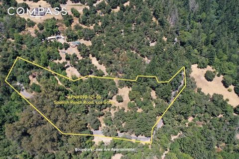 Stunning 3.7 acre parcel with serene surroundings and panoramic views to the ocean. The property features a large building envelope, majestic Oak trees, a unique rock formation, trails throughout, and a central meadow of approximately 1/3 acre surrou...