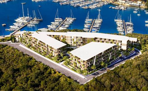 Istria, Pula We offer this elite project in a special location, between Veruda and Pješčana Uvala, right above the Veruda marina. The sea is only 100 meters away, while all essential facilities are in the immediate vicinity. It is located on a wooded...