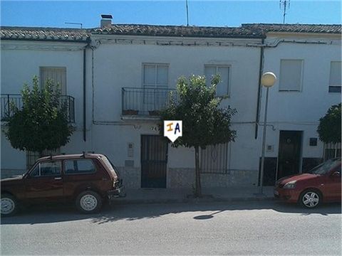 Dit 3 slaapkamer, 154m2 gebouwde herenhuis is gelegen in Monte Lope Alvarez in de provincie Jaen in Andalusië, Spanje en is klaar om te gaan. Een zeer geliefd vakantiehuis dat nu een nieuwe eigenaar nodig heeft. Het pand is door de jaren heen gerenov...