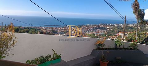 Moradia unifamiliar isolada de tipologia T3 à venda no Imaculado Coração de Maria com vista para a Baía do Funchal. A moradia é constituída por três pisos ( cave, piso 0 e piso 1). Desfrute de vistas deslumbrantes do mar nesta moradia encantadora em ...