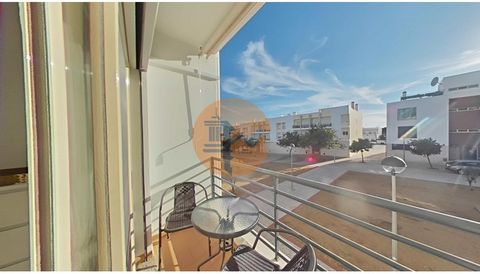 This 2 bedroom apartment in Moncarapacho seems to be an excellent opportunity for those looking for a modern property, well located and full of amenities. Recently built (2020), the apartment stands out for the quality of finishes and equipment inclu...