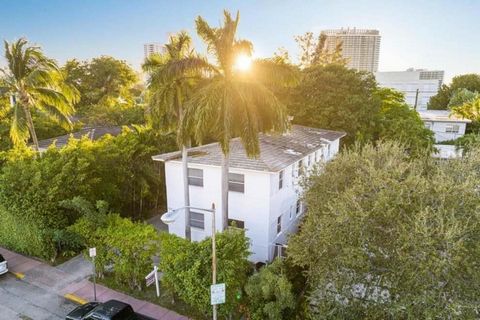 Propriété unique idéalement située dans l’un des quartiers résidentiels les plus recherchés de Miami Beach. Près de la plage et à distance de marche des boutiques de South Beach, des restaurants, d’Ocean Drive, de Lincoln Road et de Flamingo Park. Le...