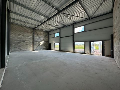 commercial modernLocal e de 150 m²