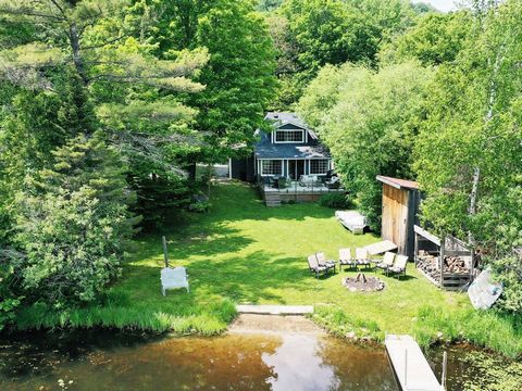 Completely renovated in the last 10 years ** Pretty property located on the waterfront 1 hour from Mtl. It has 2 bedrooms and a sunny office space (or boudoir/guest area) and a fireplace in the living room. What an excellent decision to come and sett...