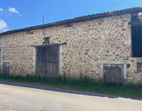 Grange de 200 m² dans un hameau proche d'Oradour sur vayres et de Rochechouart