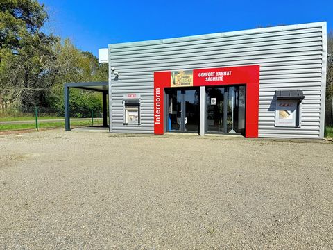 Local commercial en première ligne sur axe passant