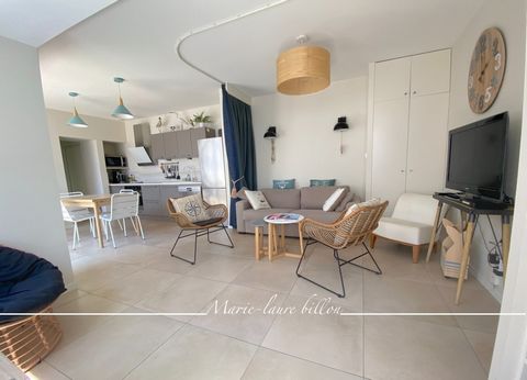Maison à vendre 4 pièces SAINT GILLES CROIX DE VIE (85), une terrasse, un patio, une courette avec un emplacement de stationnement