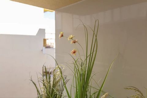 Una encantadora casa de vacaciones ideal para parejas, esta propiedad bien equipada frente al mar ofrece un acogedor dormitorio con cama doble y capacidad para dos personas. Los amantes de las mascotas estarán encantados de saber que la propiedad adm...