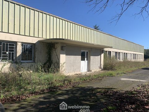 Local - 566m² - Iteuil