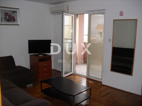 Location: Primorsko-goranska županija, Malinska-Dubašnica, Malinska. ISLAND OF KRK, MALINSKA - Apartment 2 bedrooms + living room with parking The apartment is located on the first floor of a residential building with a total of six residential units...