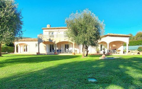 Villa traditionnelle de 190 m² avec piscine et terrain plat de 2500 m²