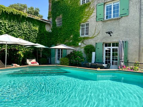 Marseille 15ème, les Aygalades, Maison de Charme avec piscine, cave et places de parking nichée au Calme Absolu