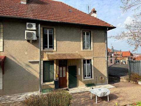 Maison de 115 m2, 3 ch, garage, dependance et terrain.