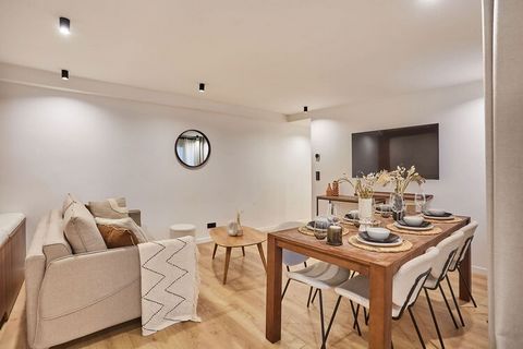 Welcome to our superb 2 bedroom apartment, extremely well located in the heart of Paris, close to many shops, cafes and restaurants Discover our accommodation tastefully decorated by professionals, modern, friendly, quiet and fully equipped You will ...