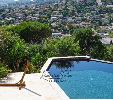 LE LAVANDOU VILLA T4 CONTEMPORAINE & PROVENÇALE VUE PANORAMIQUE PISCINE QUARTIER RÉSIDENTIEL PRISÉ LES HAUTS DU LAVANDOU 1 135 000 150 m² Terrain 660 m² DPE A