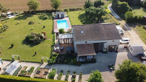 Superbe Grange Rénovée avec Vue Panoramique, Piscine et Magnifique Jardin