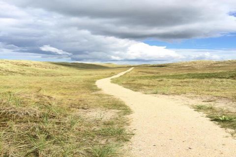 Welkom in een fantastisch appartement, ideaal gelegen op slechts een paar honderd meter van het strand. Deze prachtig ingerichte accommodatie biedt een perfecte mix van comfort en stijl, waardoor het een ideaal toevluchtsoord is voor uw vakantie aan ...
