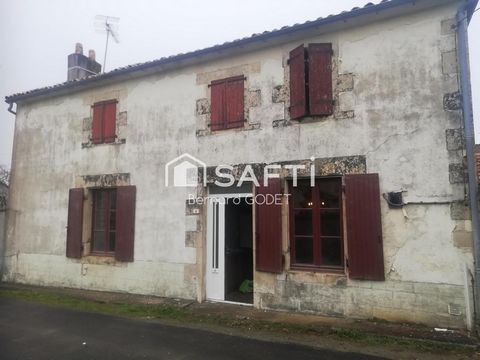 maison de village type charentaise dans bourg, commerce, école maison médical.