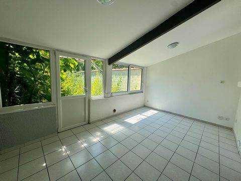 Maison de ville 94?m², jardin et cave à Villeneuve sur lot