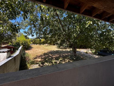 Ensemble immobilier avec beau terrain arboré