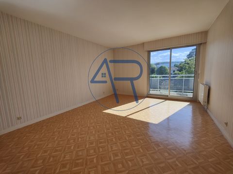 Appartement en résidence sur les hauteurs de Brioude Cet appartement idéal pour un premier achat ou pour un investissement locatif vous offre : Un bel espace de vie donnant su run balcon sans vis à vis, une cuisine avec accès également sur ce balcon....